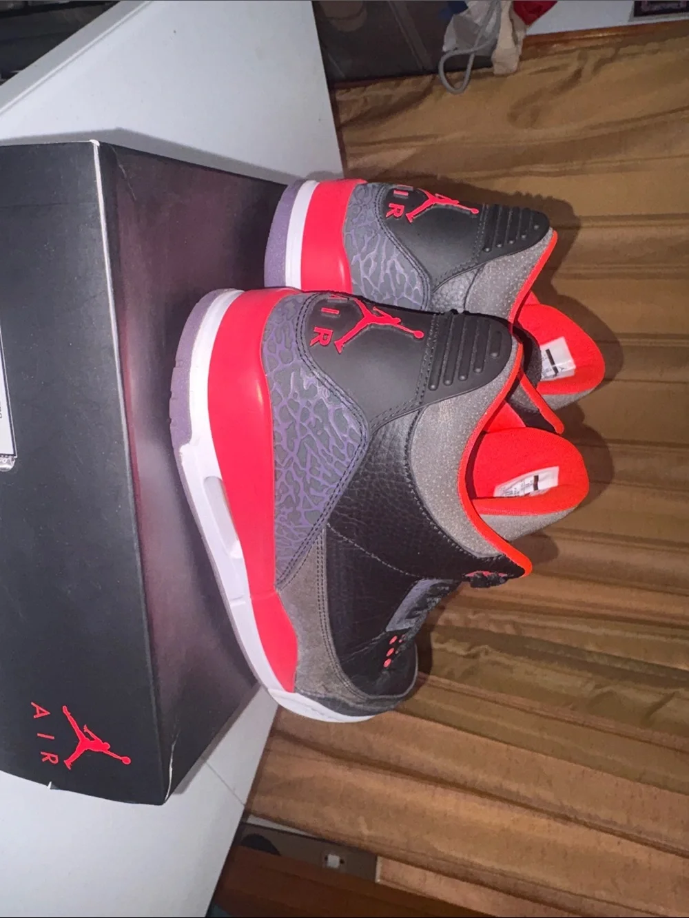 Jordan 3 Retro Men’s Sneakers - Black/Red/Grey